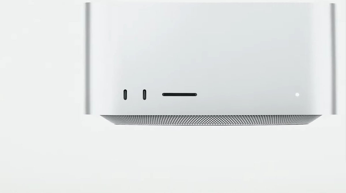 Yes, that is an SD Card slot.👀 #AppleEvent