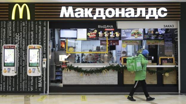 McDonald's has announced it will temporarily close all restaurants and pause all operations in Russia.

The fast-food chain is hugely popular in Russia, with around 850 stores and 62,000 employees.

#UkraineRussianWar