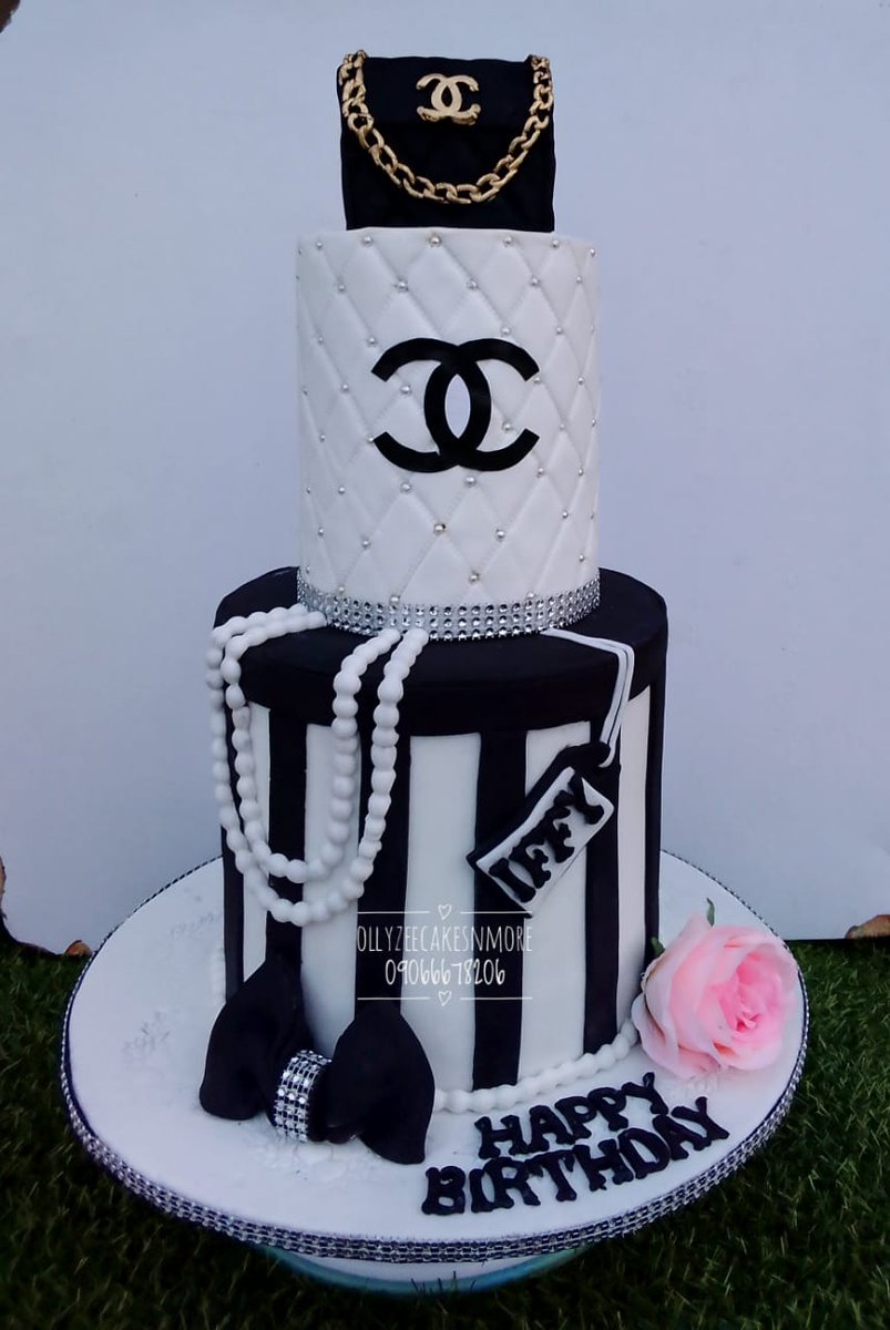 ThatIbadanGuy's tweet photo. #OsunTwitterCommunity and #OsogboTwitterCommunity, do you need bespoke celebration cakes, snacks, pastries and smallchops for your occasions? Do you want to have great taste and wonderful experience in every bite? Then stop sleeping on it, @OllyzeeCakes is your correct plug 🔌 https://t.co/pIrUXAJNYT