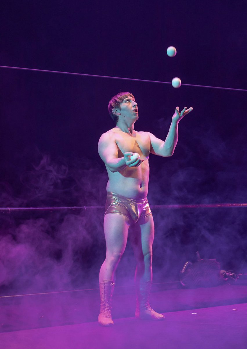 Vespertine Circus tweet media