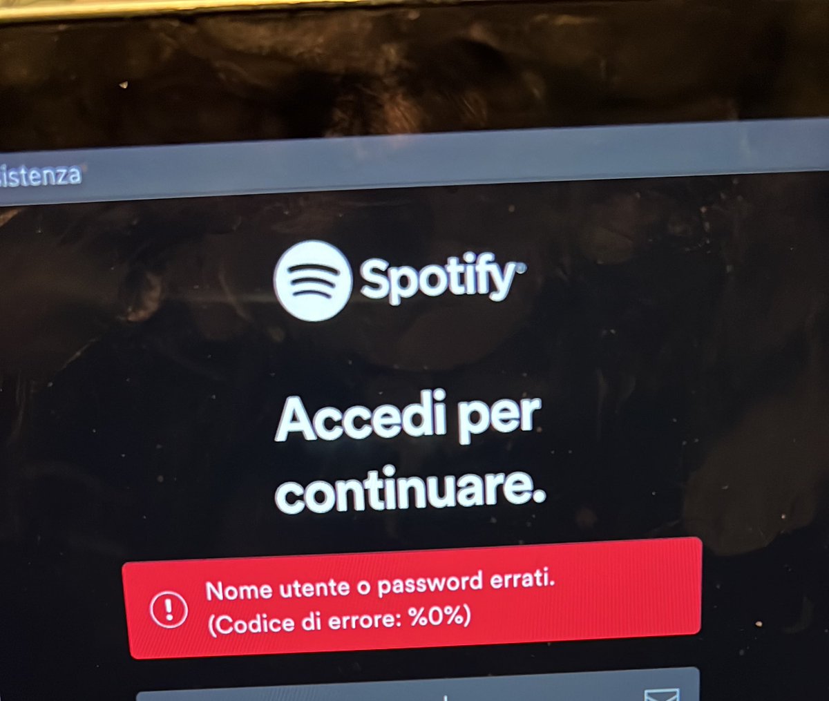 Posso sopportare tutto. Tutto. Tranne #spotifydown <a href="/SpotifyItaly/">Spotify Italia</a> Diteci cosa dobbiamo fare vi prego 😭
