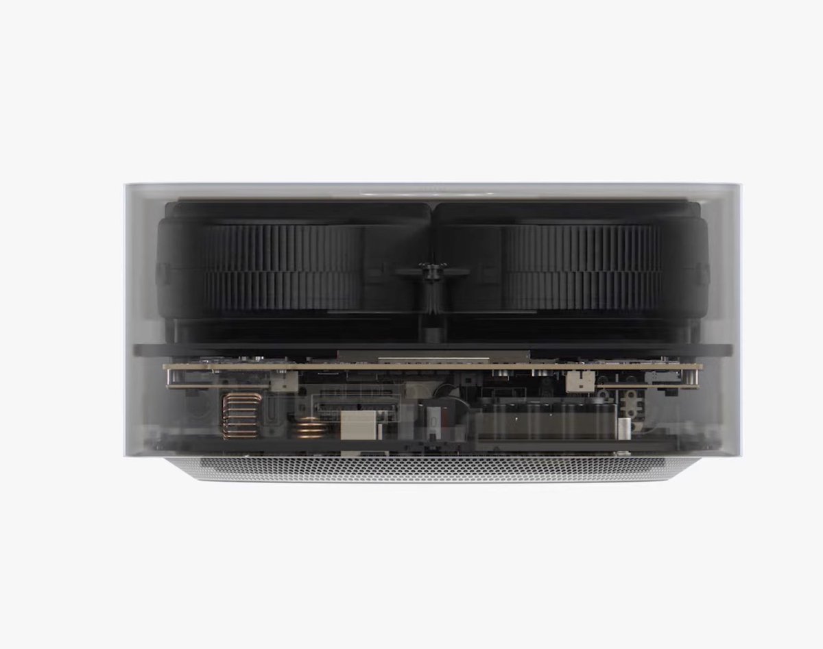 MKBHD's tweet photo. Solid port selection, and a lot of space dedicated for cooling on Mac Studio https://t.co/WKDY7jvDRx