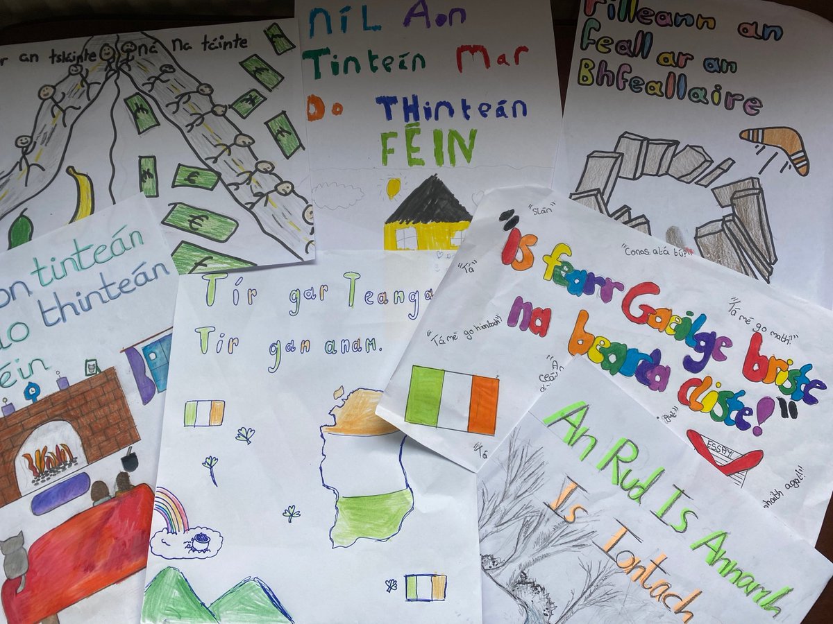 KinsaleComSch's tweet photo. Inniu Chuaigh rang Ms Hennessy ar “siúlóid”agus bhí na daltaí ag déanamh iarracht a gcuid gaeilge a úsáid.
Inné bhíomar ag déanamh comórtas póstaeir! Bhain siad sár-taitneamh as! @SnaGaeilge @AileenHennessy #SnaG22 #seachtainnagaeilge https://t.co/D2299SxqCS