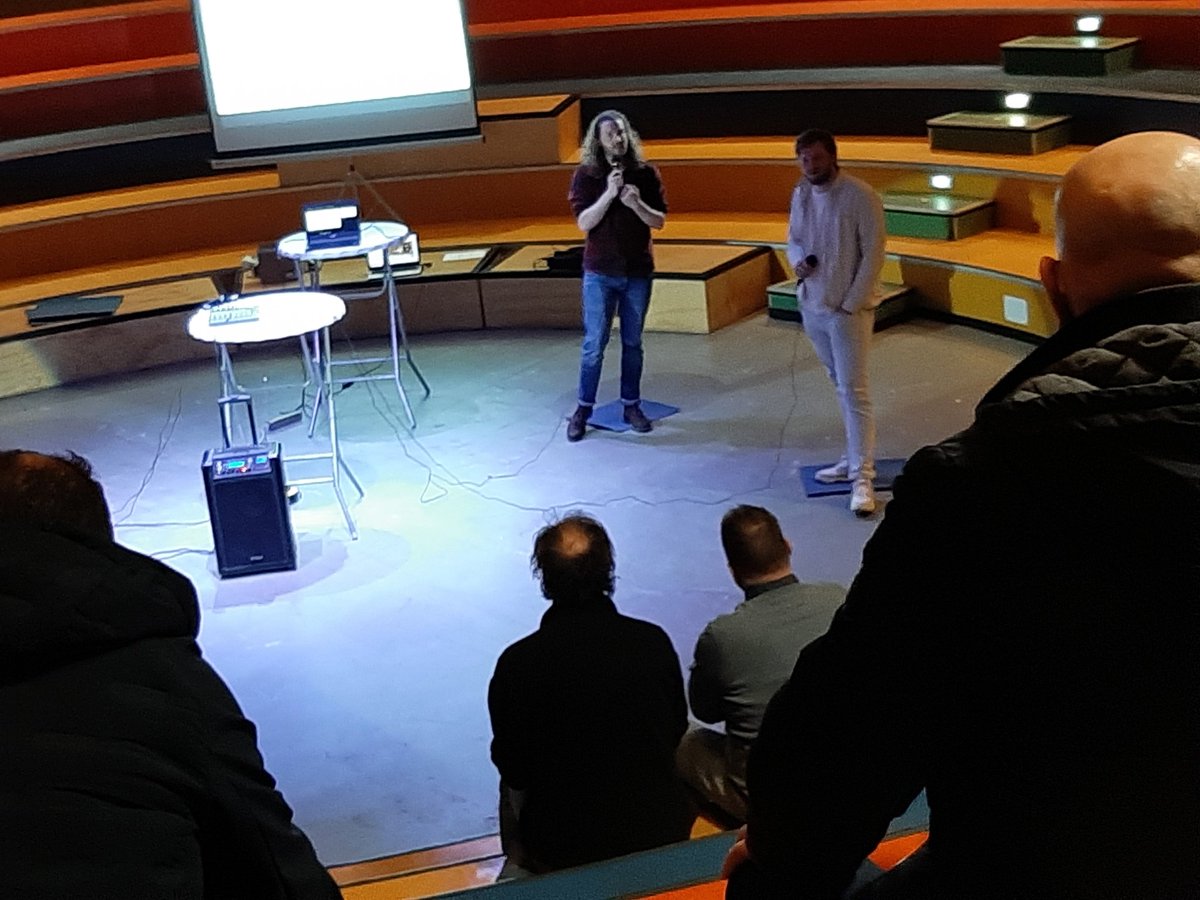 In deze overspannen energie- en woningmarkt moet #Utrecht nog scherpere duurzaamheidseisen stellen aan bestemmings- en verbouwingsplannen. Om zo de woonlasten ook betaalbaar te houden. @VonkMarcel Debat in <a href="/Krachtstation/">Krachtstation</a> op #Kanaleneiland