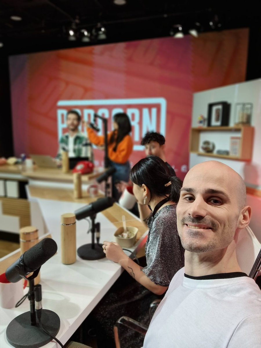 TontonTwitch's tweet photo. Je suis comme un gosse ! Haha https://t.co/D9xFVQuvlv