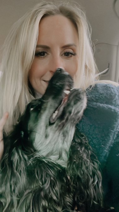 Love her so much #dogmom #cockerspaniel #dogsoftwitter https://t.co/1frgoEi8s9<a href="/tag/dogmom"class="tags">#dogmom</a><a href="/tag/cockerspaniel"class="tags">#cockerspaniel</a><a href="/tag/dogsoftwitter"class="tags">#dogsoftwitter</a>