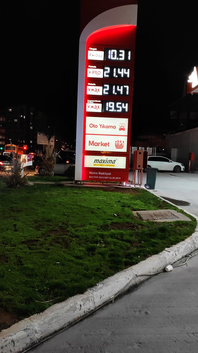 Telefonunuzun ayarlarıyla oynamayın. Gördüğünüz doğru... Artık 50TL ye ne kadar yakıt alırım diye düşünmeye gerek kalmadı. 2lt...Hadi bugün için iyiyiz..#mazotunbitmesin