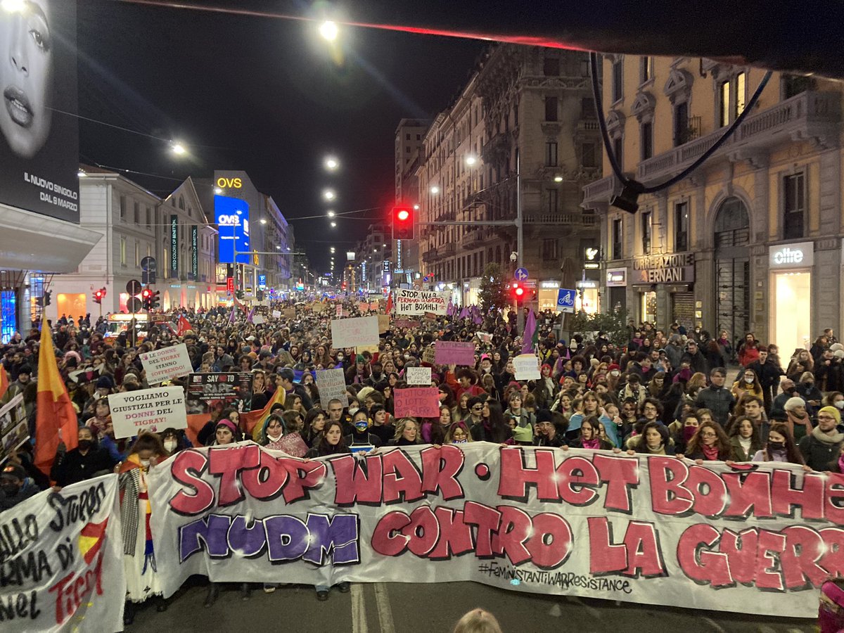 Oggi Milano è tutta transfemminista
#ScioperoPerTutt #FeministAntiWarResistance