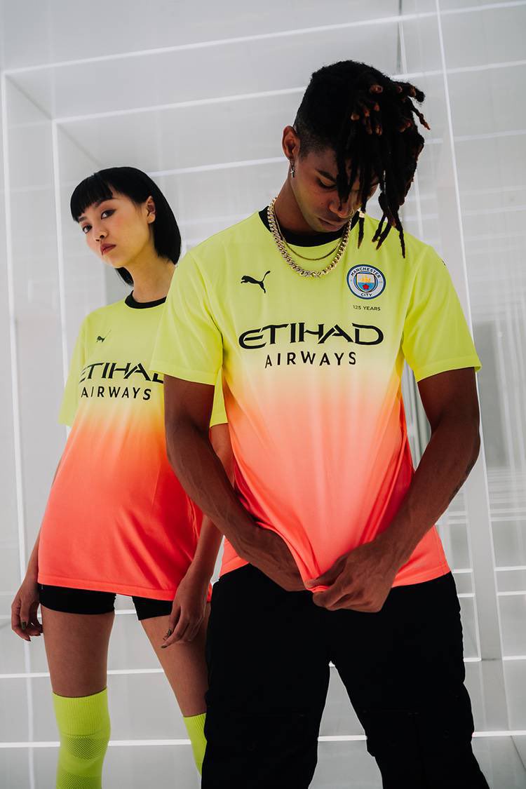 waveyfs's tweet image. ⚡️☄️ @mancity 2019 third kit available on WFS in L &amp;amp; XL for £34.99 #bnib #waveyfootballshirts waveyfootballshirts.com/shop/p/man-cit…
