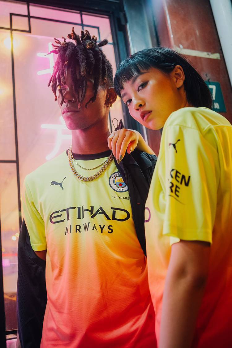 waveyfs's tweet image. ⚡️☄️ @mancity 2019 third kit available on WFS in L &amp;amp; XL for £34.99 #bnib #waveyfootballshirts waveyfootballshirts.com/shop/p/man-cit…