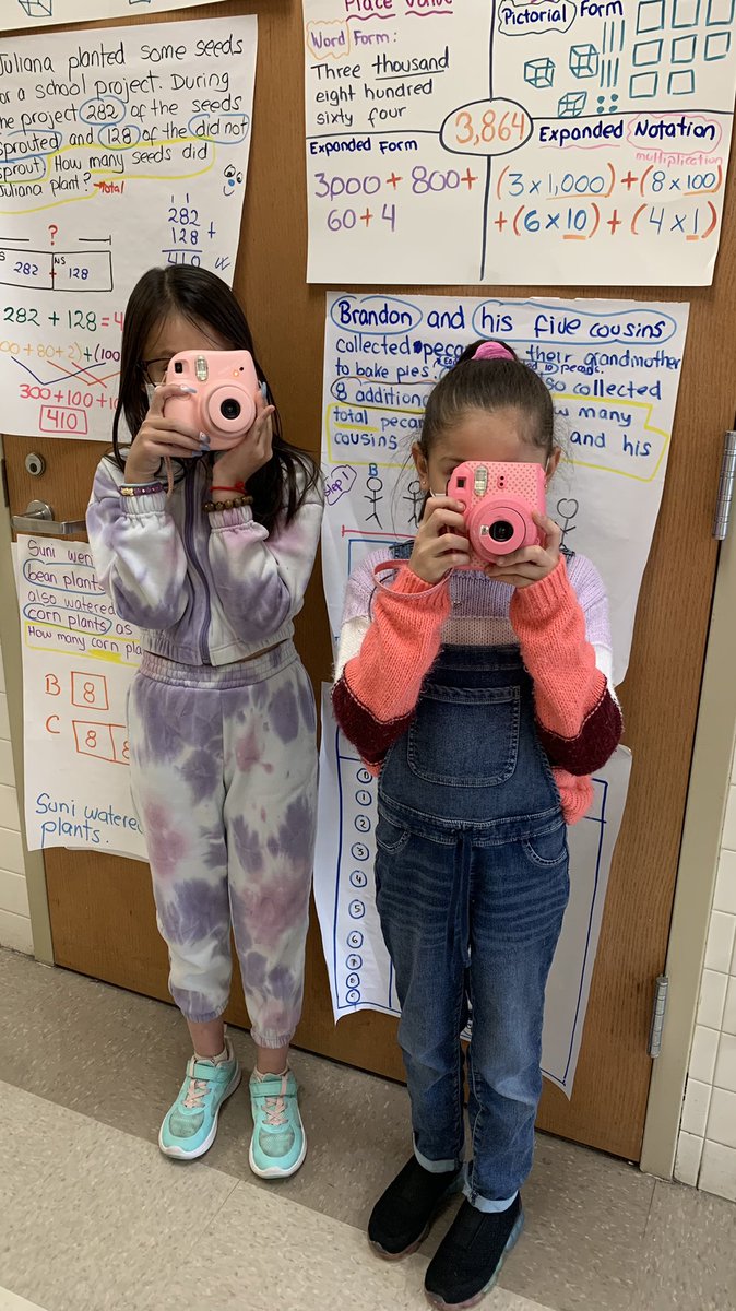 dkpadill's tweet photo. Fun Intersession day!!! @Lister_Lions  dressing up as tourists !! 📸🤳#gisdgoingplaces #gisdintersession https://t.co/sjGNlR3Z8e
