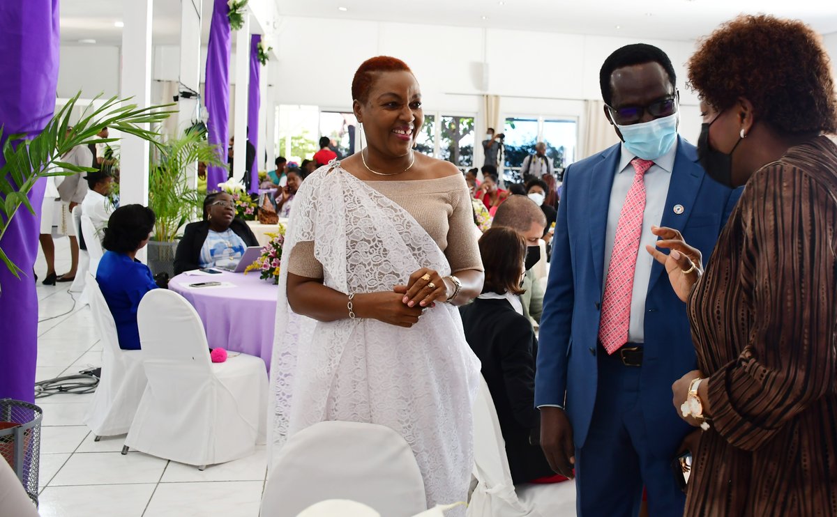 Nan okazyon Jounen entènasyonal dwa fanm nan, ONU Femmes rann omaj ak tout fanm nan peyi Dayiti. N ap travay ansanm chak jou pou respè dwa fanm ak tifi ka yon reyalite.
#DwaFanm 
#EgaliteFanmakGason