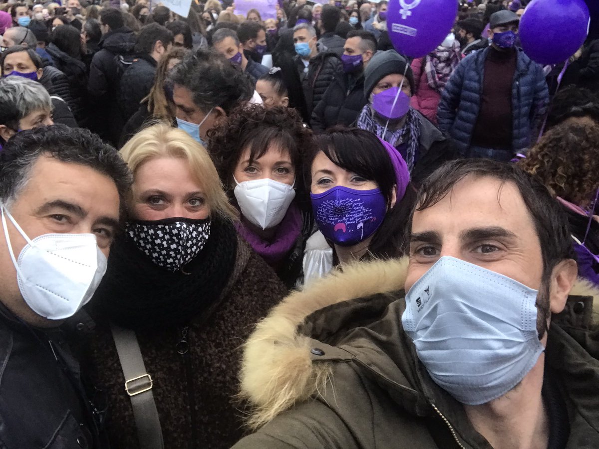 ToniSerranoPece's tweet photo. un año mas el feminismo sale a la calle en ambiente reivindicativo y entra a los centros de trabajo para erradicar las desigualdades.#TenimUnPla #8Marzo2022 la revolución será feminista o no será. https://t.co/QdWHlyV67e