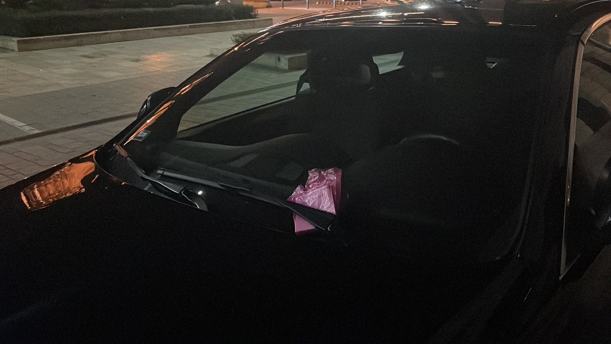 __maximilian_'s tweet photo. Üzenem annak a szarházi parkoló őrnek hogy keressen egy értelmes állást
köszi
visszhall https://t.co/65etXNyPIB