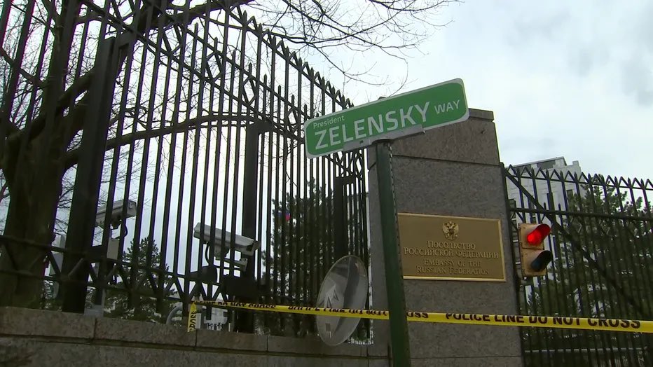 DcWalaDesi's tweet photo. This is something! President Zelensky Way sign installed in front of Russian Embassy in DC! #WashingtonDC #DCDiaries #Russia #Russian #Ukraine️ #UkraineUnderAttaсk #RussiaUkraineConflict #Russia #Putin #Zelenskyy #Zelenksy https://t.co/VBQj2SLcX4