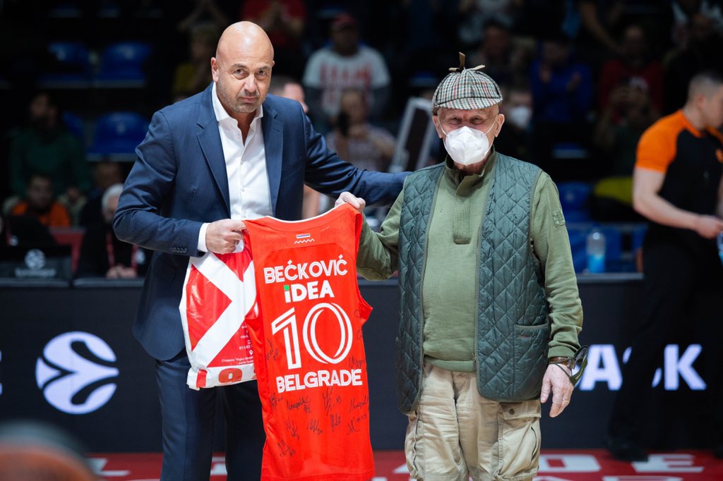 FNWWWXAX0AkZ6en?format=jpg&name=medium