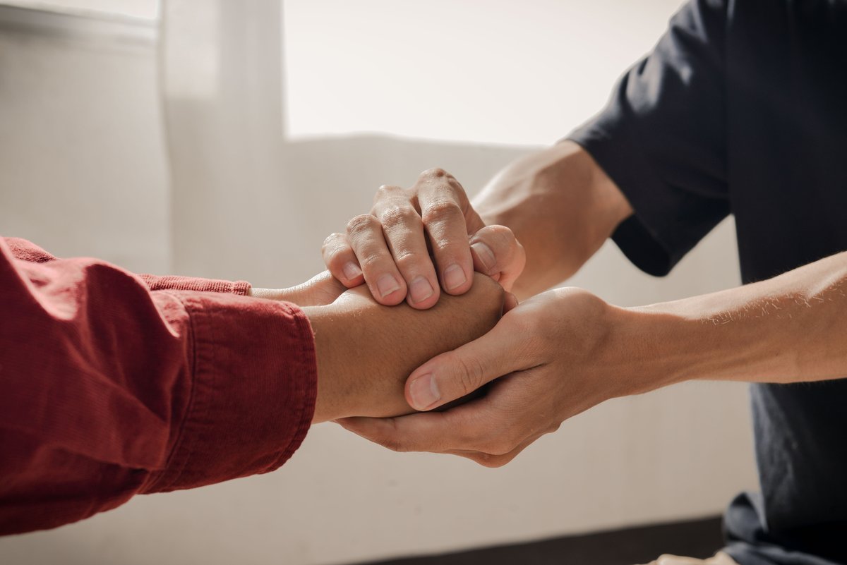 HHP_RI's tweet photo. At BH Link, we offer crisis intervention services to help you cope, and we connect people to ongoing treatment and care.
#YouAreNotAlone #BHLinkRI #ItsOkRI
Call: 401-414-LINK (5465)
Click: https://t.co/CDTaZ5JjNT
Visit: 975 Waterman Ave, East Providence, RI 02914 https://t.co/9iFxXLQnYq