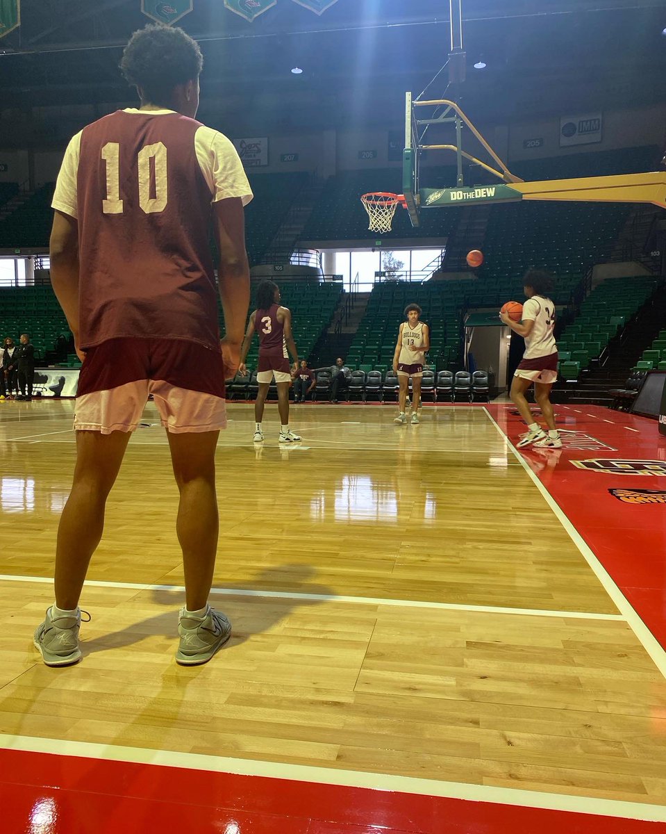 Bulldogs_Hoops's tweet photo. The Bulldogs are in Birmingham preparing for the SWAC Tournament! #BulldogBasketball https://t.co/DWv3ud5lq6
