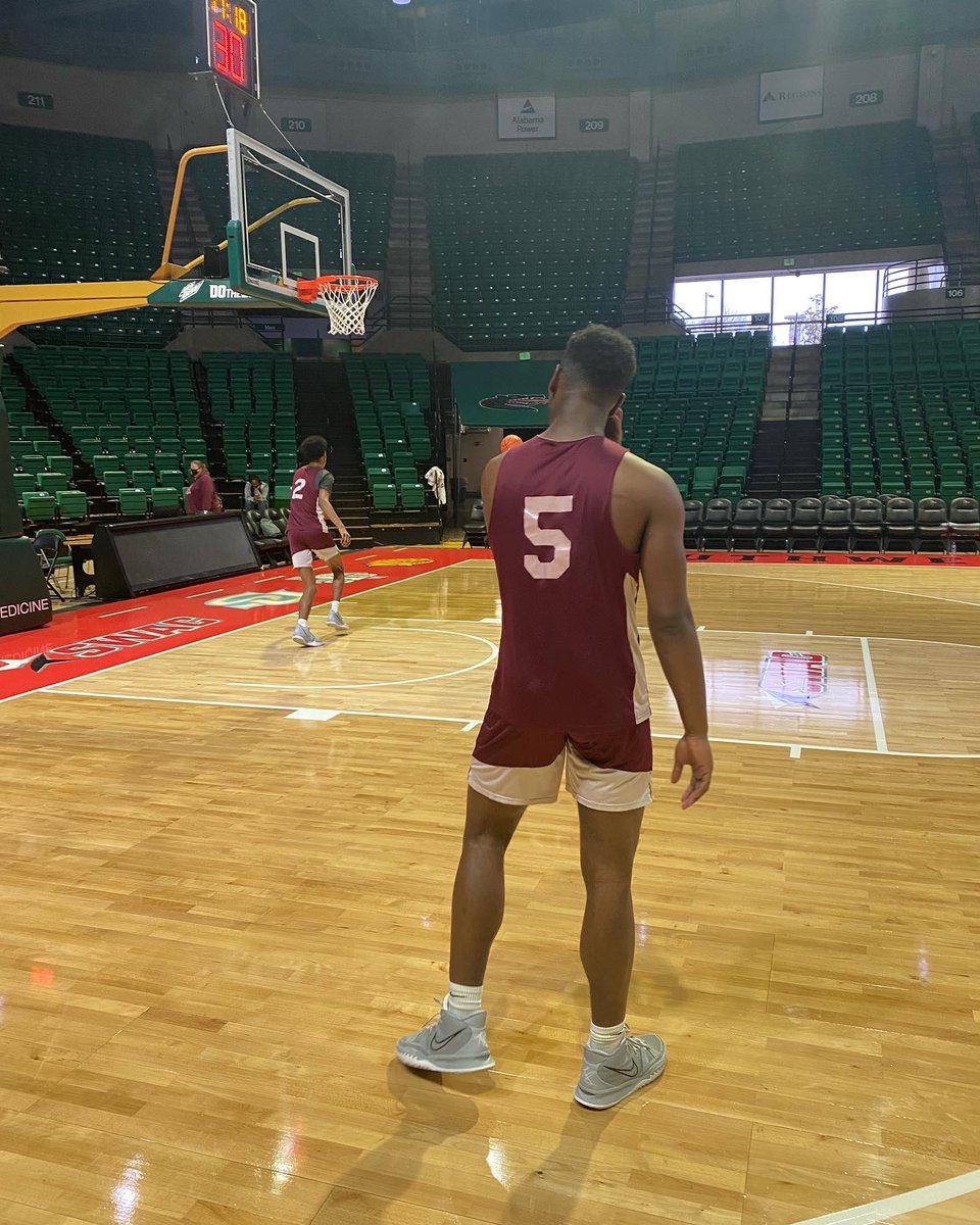 Bulldogs_Hoops's tweet photo. The Bulldogs are in Birmingham preparing for the SWAC Tournament! #BulldogBasketball https://t.co/DWv3ud5lq6