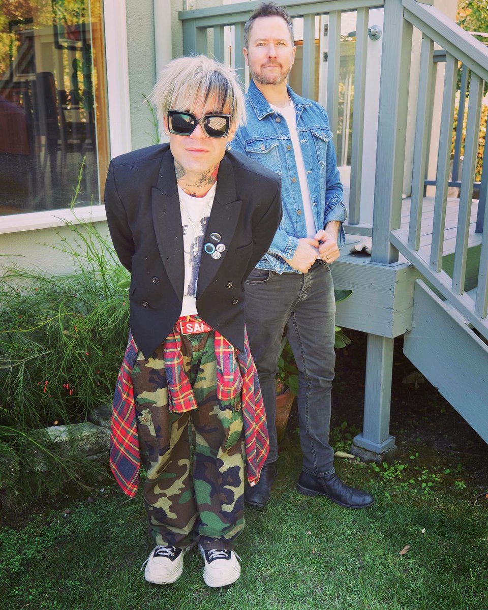 What a story <a href="/MODSUN/">MOD SUN</a> has, this guy is a creative force, an artist to support. and also root for!
New <a href="/TunaOnToastPod/">Ted Stryker</a> just dropped!
Listen everywhere and watch on <a href="/YouTube/">YouTube</a> 

podcasts.apple.com/us/podcast/tun…