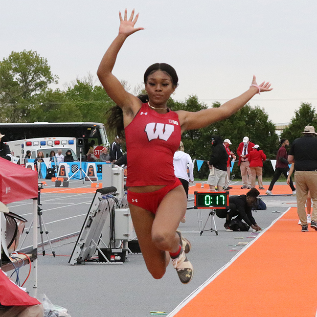 BadgerTrackXC's tweet photo. 𝓛𝓸𝓸𝓴 𝓱𝓸𝔀 𝓯𝓪𝓻 𝔀𝓮'𝓿𝓮 𝓬𝓸𝓶𝓮!!
#HappyInternationalWomensDay https://t.co/1FayEnidel