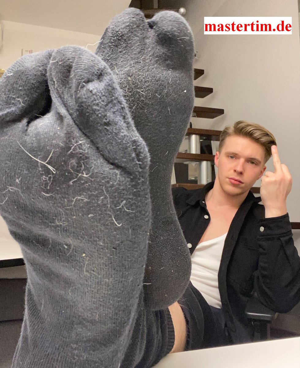 kingtim2012's tweet photo. The #germanmaster and #modelmaster the #footking #germanpimp is back with 6 exclusive videos = 14 minutes only on #mastertim Now over 600 photos and 28 videos of this #footmaster and is #malefeet online on https://t.co/bfHrvKGKwE https://t.co/3PYFYto1Rq
