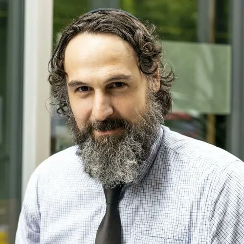 This Wednesday, take a midday break to study hot topics through Jewish texts with Rabbi Ain! This week, Rabbi Ain will continue a discussion about the history and formation of the American movements of Jewish life.  Click here for joining info: buff.ly/3hNpH5g