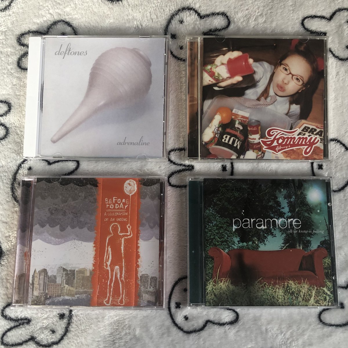 scenemos's tweet photo. updated cd collection! https://t.co/A7Sa1XKAhi