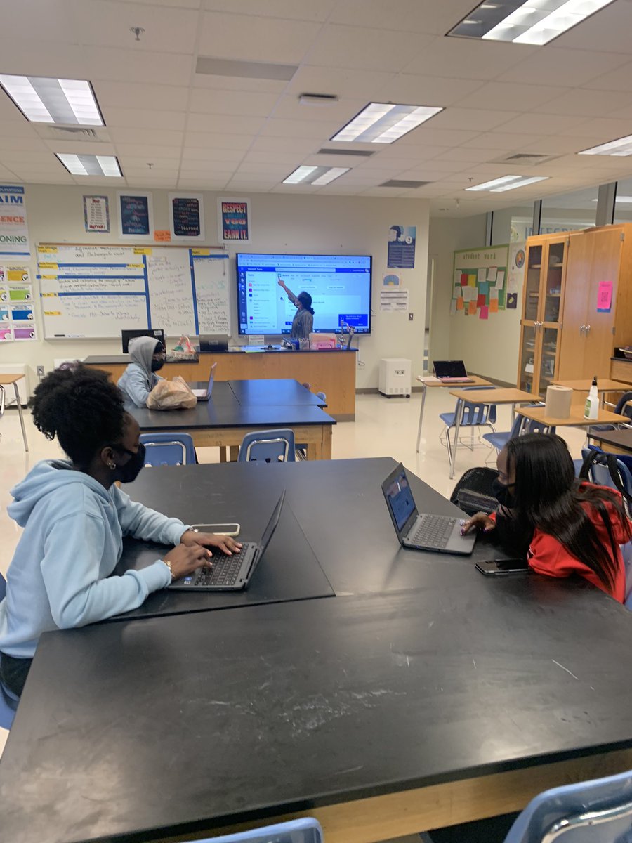 itaps_p's tweet photo. Super proud of this teacher @APSMaysRaiders! She wanted to transition one of her classes from Google Classroom to Teams so we were able to Coteach together! @APSInstructTech @DrWilkinsBEMHS @apsitnatasha @ahrosser https://t.co/FrEXu2WAgk