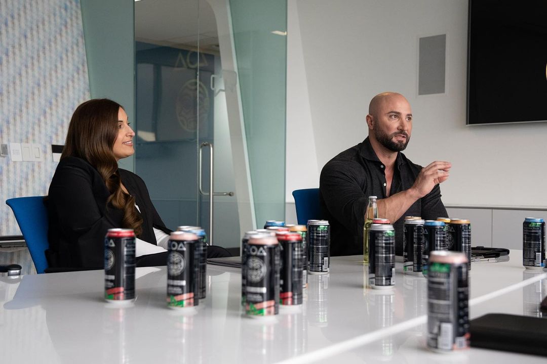 therockBRA's tweet photo. IG UPDATE| The Rock com a Dany Garcia e a equipe de fundadores do ZOA Energy. (1/2) https://t.co/izgsIu4RkU