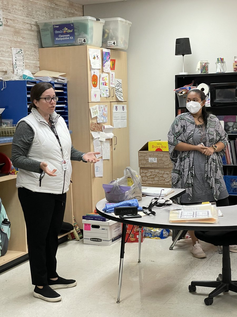 IvicicMelissa's tweet photo. Today’s “Bright IDEA Award” tour started @NESNavigator1 to celebrate 4th grade teacher Whitney Bell! Her innovation and use of video lessons makes her a perfect blended classroom! Such a great asset to @HaysCISD! @melodycrowther1 @MaryNoble001 @emherrin @erod129 @brandi_snead https://t.co/yH9eshwIlU