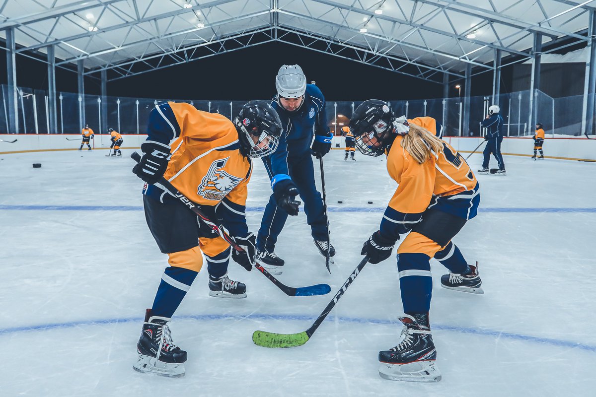 ManitobaMoose's tweet photo. Had a blast with these four teams from across the city at last nights #CommunityPracticeSeries presented by @assiniboinezoo ๐๐ฅ
Nothing better than skating with your friends at the dreamiest outdoor rink in the city! #GoMooseGo https://t.co/bx3w5d5PT6