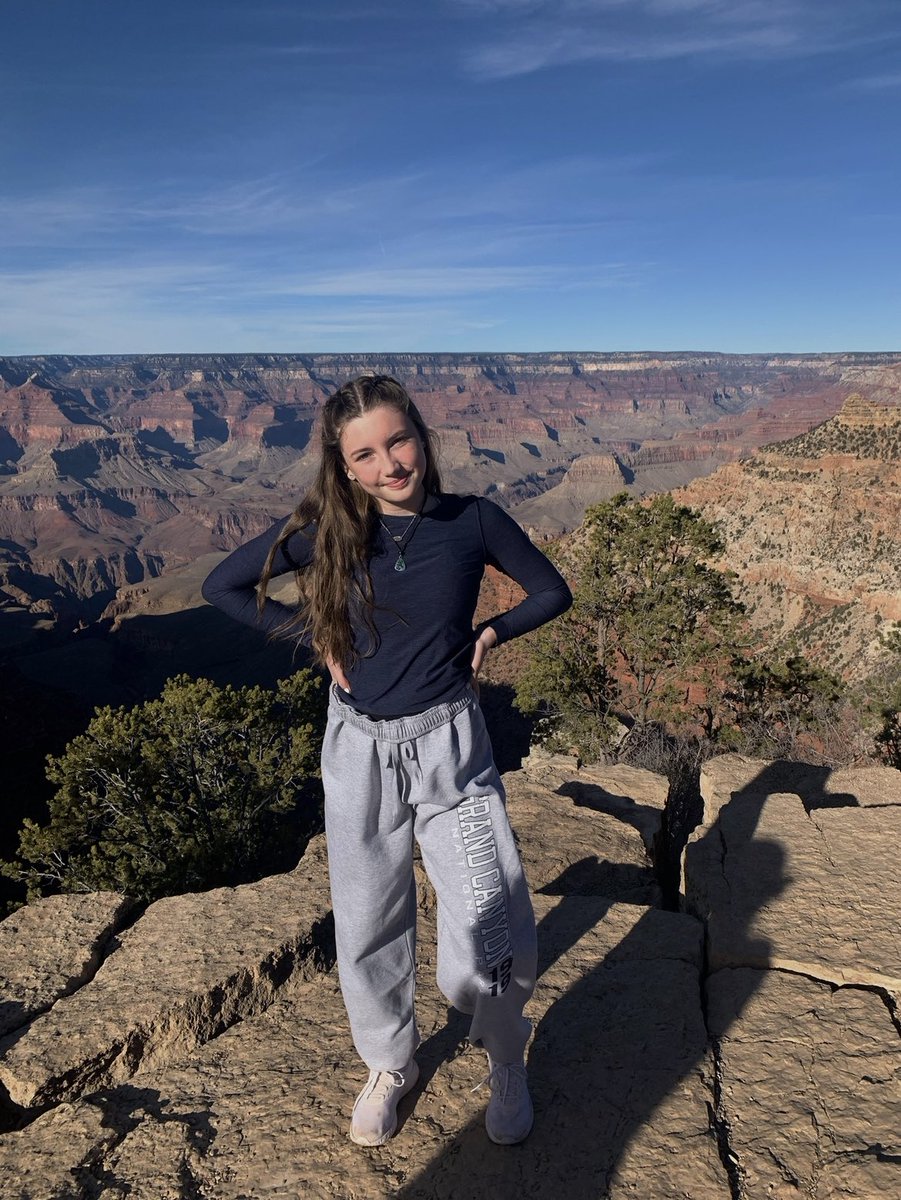 annastrupp_apes's tweet photo. the grand canyon is a huge canyon in arizona caused by erosion from the colorado river cutting through layers of rock. it was the Colorado River and the wind that caused the surface of the sedimentary rocks to become exposed and erode over time. #apesland @franklinlorax https://t.co/DVxvYLWnGN