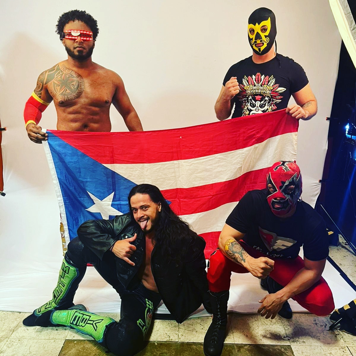 el_sensacional's tweet photo. QUE BONITA BANDERA LA BANDERA PUERTORRIQUEÑA🎼
Siempre es orgullo ver más talentos de mi isla representando nuestros colores!
#MientrasBrillanLasEstrellasTuTeEstrellas @elgentillucha #fastfoward #Elemento5 @muchaluchaatl https://t.co/BKtCLYVAn9