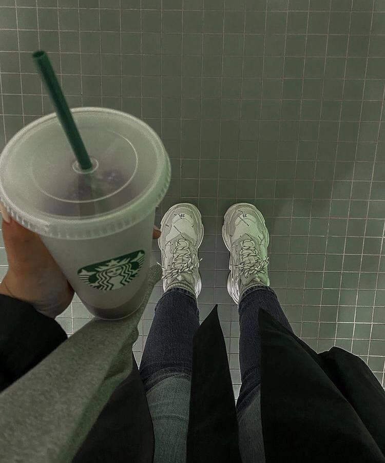beatagohr's tweet photo. Starbucks sells definitely not just a cup of coffee, but a way of life🌈#Starbucks https://t.co/Bs29oiRHUD