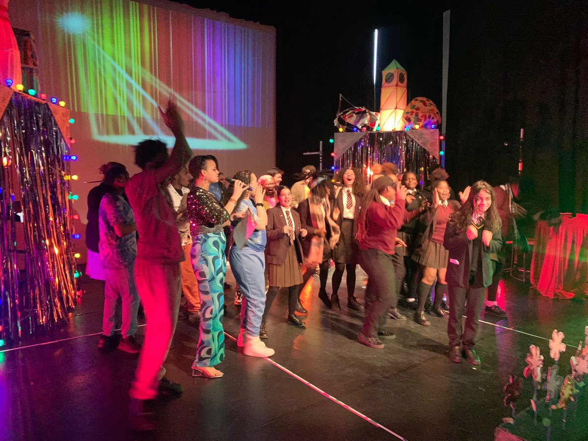 Know_Your_Worth (@knowyourwlnd) on Twitter photo Thanks <a href="/SedgehillAcad/">Sedgehill Academy</a> <a href="/Addeys300/">Addey and Stanhope</a> for visiting our house of Lewisham today ! We couldn’t resist a little Kiki together! Thanks <a href="/SedgehillAcad/">Sedgehill Academy</a> <a href="/Addeys300/">Addey and Stanhope</a> for visiting our house of Lewisham today ! We couldn’t resist a little Kiki together!