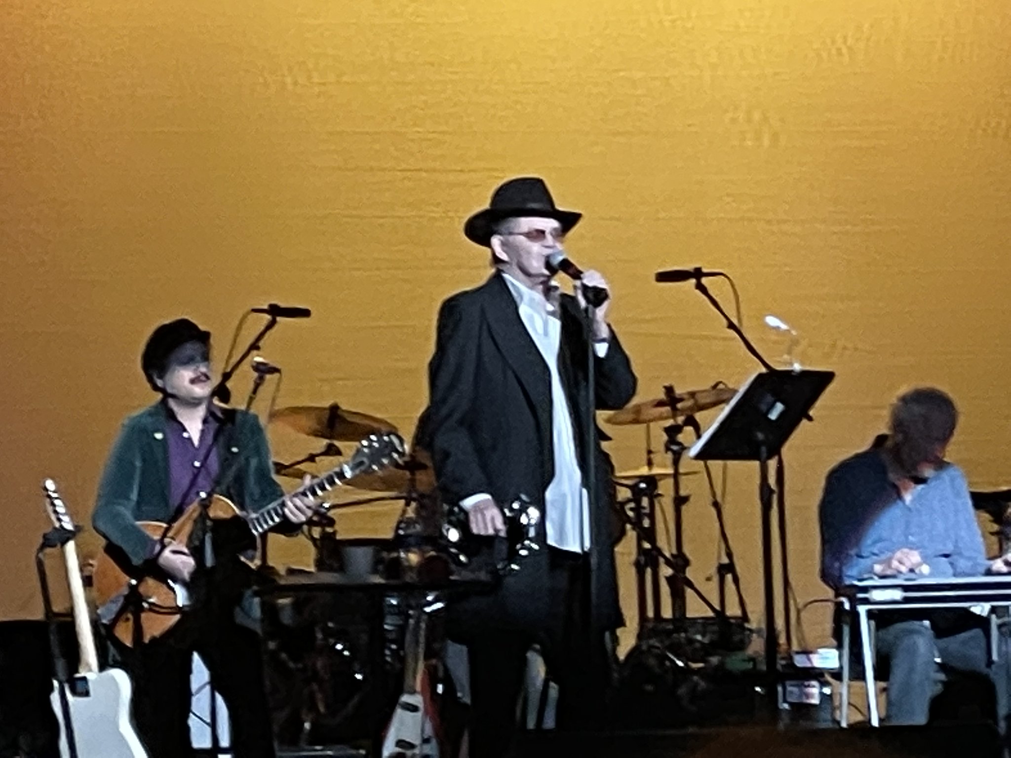 Happy Birthday Micky Dolenz! Thank you for the great music & all the laughs! Have a great day!   