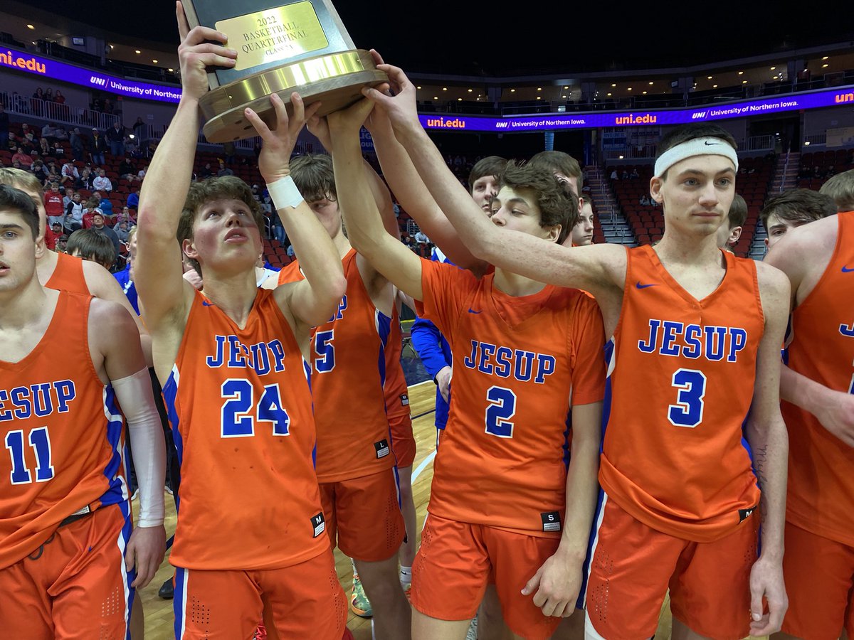 MarkWoodleyTV's tweet photo. Jesup falls to Rock Valley 75-61 in the opening round of the 2A state tournament. https://t.co/e3YRs2372H