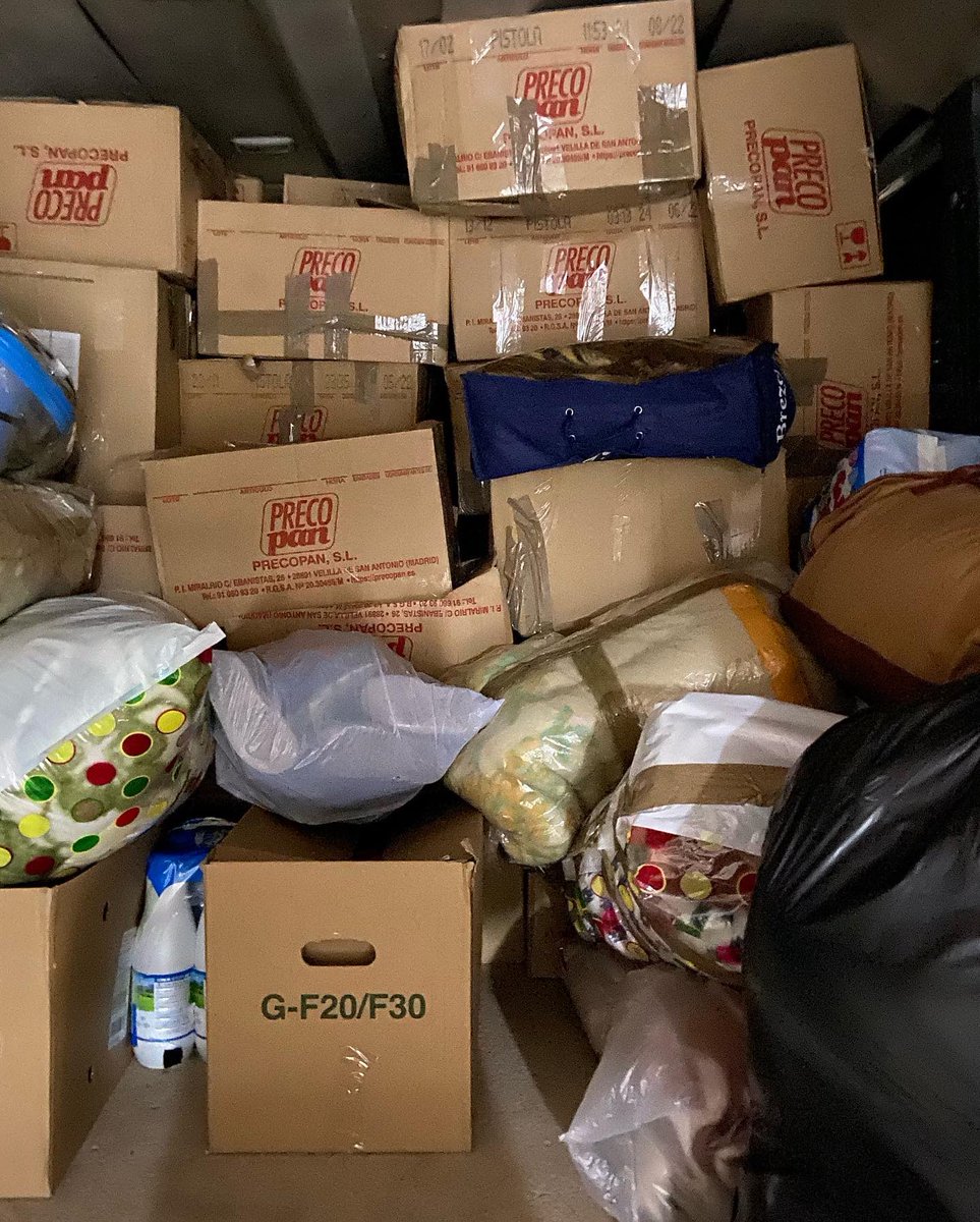 Mabeperez's tweet photo. El próximo jueves saldrán varios camiones con destino a Ucrania.
Agradecer a todos los vecinos  por sus donaciones, a Cáritas, a los  sacerdotes Juanjo y Jesús, a Supermercados BM, a Ana y a todos los voluntarios que colaboraron.
Buena idea Joaquin Lago https://t.co/qrthLLgJos