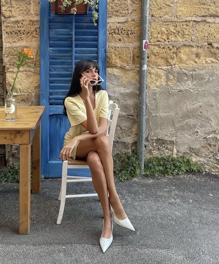 shewearprada's tweet photo. In mood for a greek summer. 🐚⛅💙🍝 https://t.co/6zbYV0vAt9