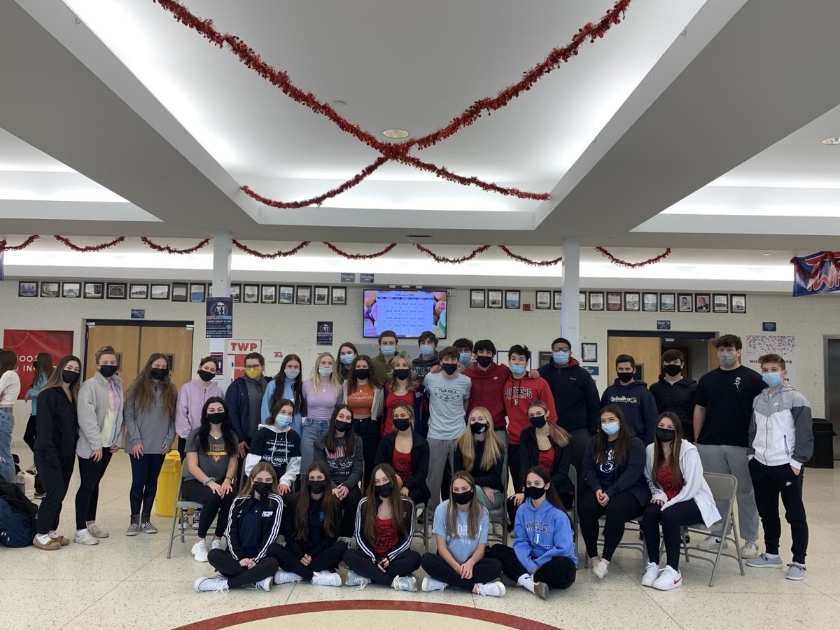 AndraWilliams2's tweet photo. @twpftp 
WTHS Sophomores looking to get involved - Peer Counselor Applications available in the Counseling Office. https://t.co/GzoI4SvGFJ