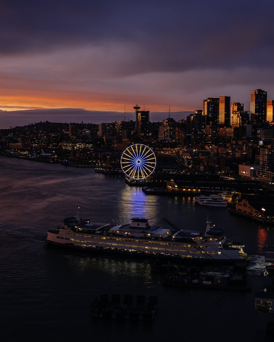 RT @br3nn3nfoto: A Ferry Nice #Sunset in #Seattle from last week #wawx https://t.co/LmYcz2mLyn