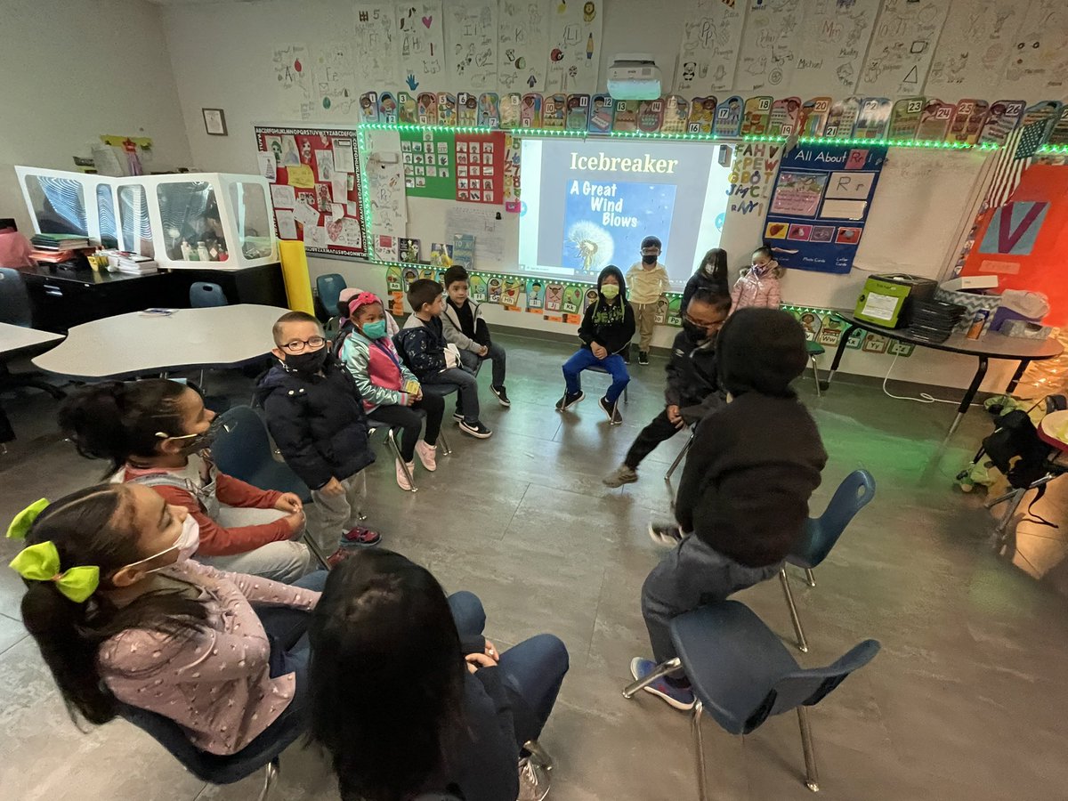 AAmparan_JCE's tweet photo. An icebreaker every morning to start our day! With such a wide range of grades in our LOC camp we wanted all scholars to be able to connect and relate to one another. ♥️🦬💙 #TeamSISD #BuffPROUD #BuffaloSTRONG @JFCarrasco_JCE https://t.co/GKBT5yHlYl