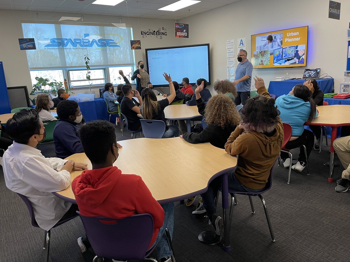 .<a href="/kennelly_school/">Kennelly School</a> students engaging in STEM activities on their first of 5 days at @STARBASECT.  <a href="/ashleybonet_/">@ashleybonet_</a>