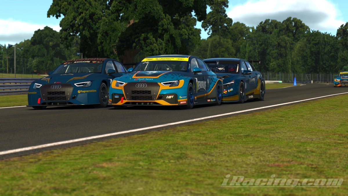 Ayer nos pasamos por la host de los chicos de <a href="/RemoradeT/">Remorade Racing Team</a> .Resultado: unas vueltas y luchas muy bonitas.