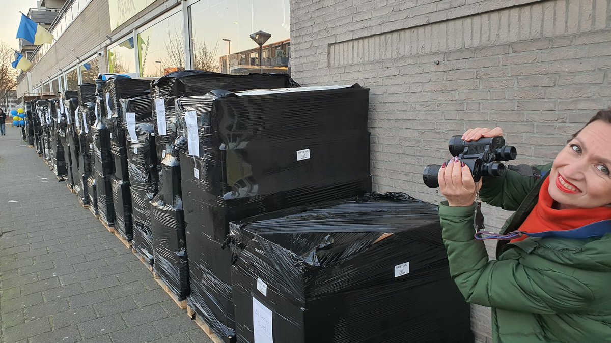Transport naar Ukraine wordt geladen
facebook.com/nataliya.korny…
#SlavaUkraini #SLIMM