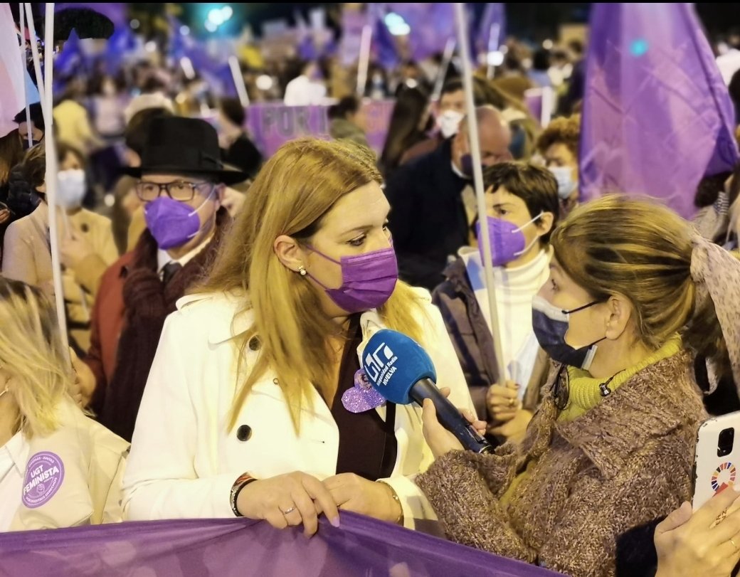 SenraZarza's tweet photo. Orgullosa de los sentimientos de la calle en este 8M para visibilizar las desigualdades hacia la mujer. 

#8M
#ValverdeDelCamino https://t.co/u1OAAKjWeh