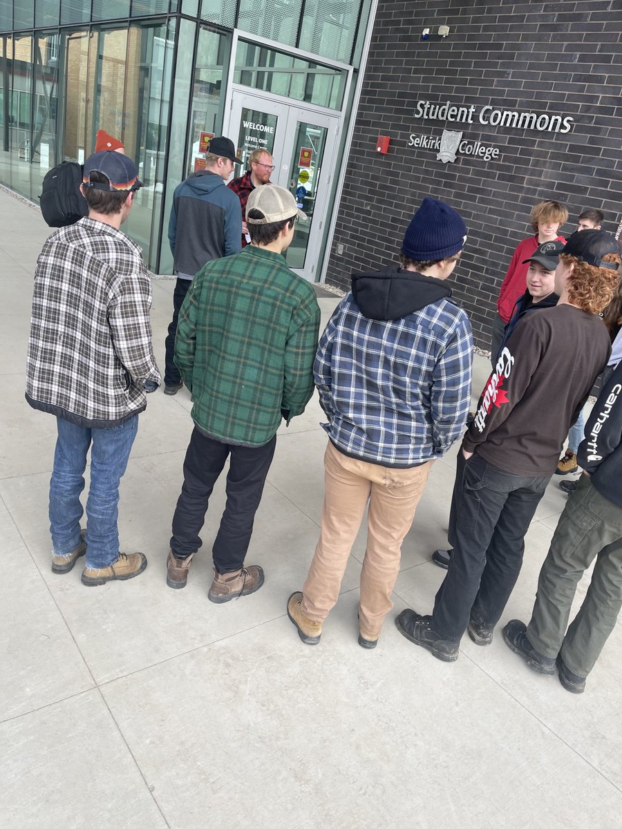 Ready to go! Supporting Salmo Secondary students transitions to Selkirk College through the Trades Sampler program. ⁦<a href="/SD8KootenayLk/">SD8 Kootenay Lake</a>⁩ ⁦<a href="/selkirkcollege/">Selkirk College</a>⁩ ⁦@ita_youth⁩