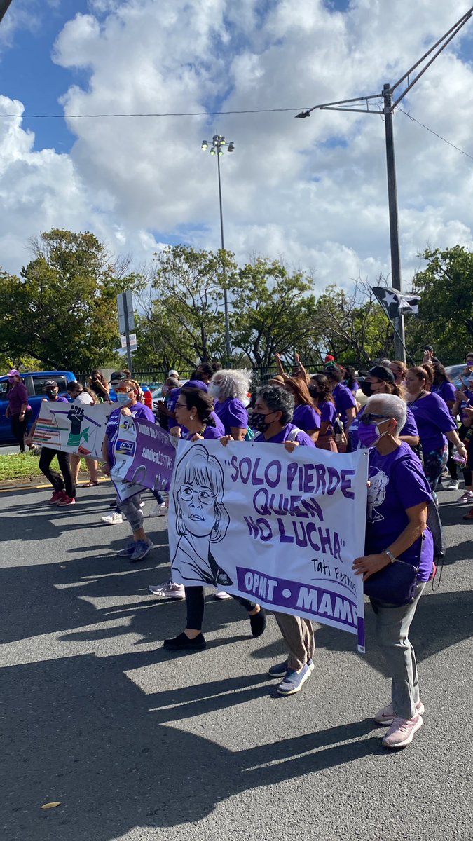 PulsoEST's tweet photo. #8MPR | "No hay libertad política sin libertad sexual", consignian las manifestantes vía la avenida Roosevelt. https://t.co/1Ijvn82DLd