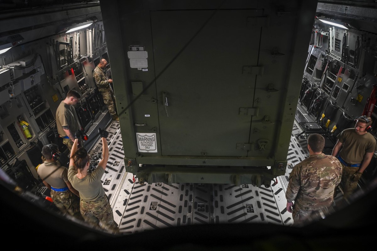 JointBasePHH's tweet photo. 3.4.22 Airmen from  JBPHH &amp; #JBER load the Terminal High-Altitude Area Defense assigned to Task Force Talon during Operation Talon Lightning on #AndersenAFB. 
#515AMOW @usairforce  @USArmy  

read more https://t.co/xF99aVHmMx https://t.co/5fUmS8aZfc